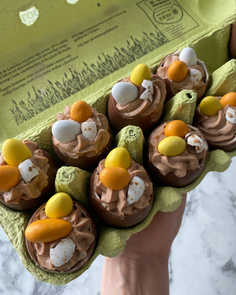 Chokladägg med chokladmousse