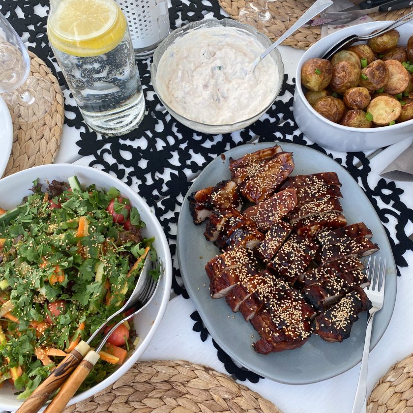Crispy pork med asiatisk sallad