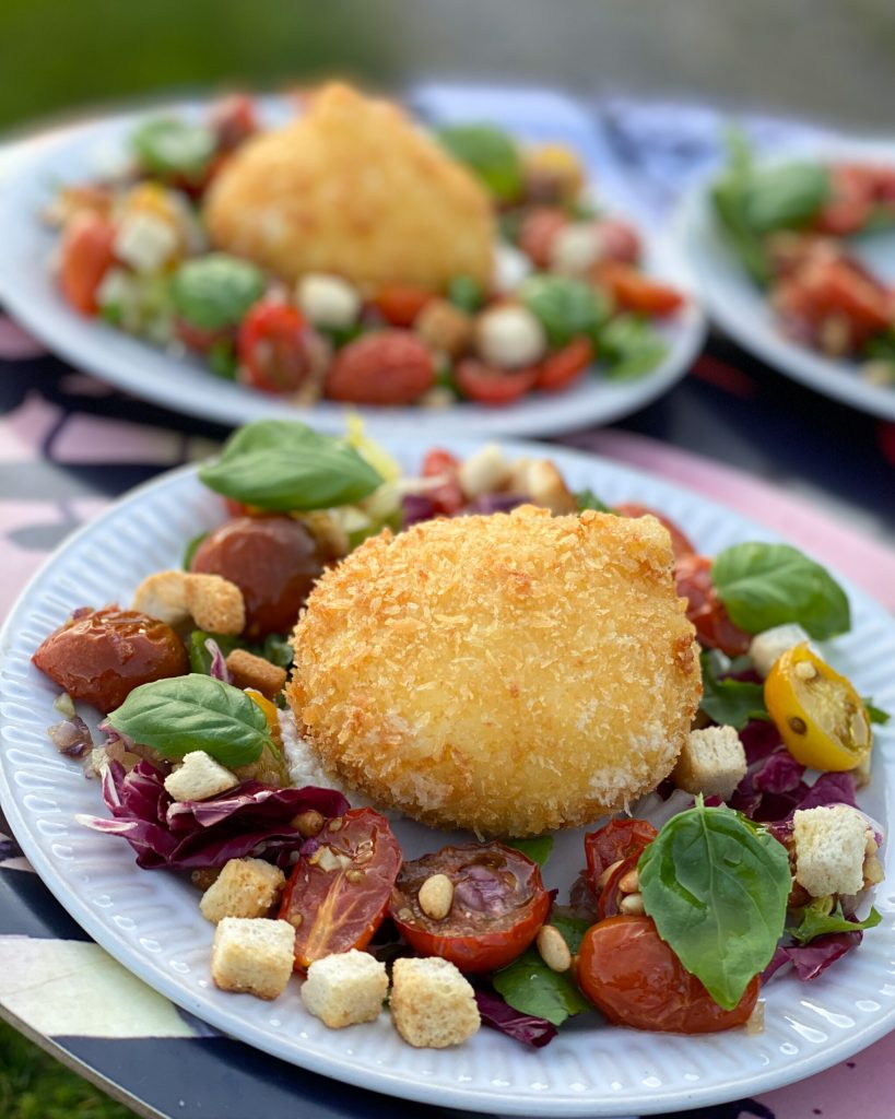 Friterad burrata med ugnsrostade tomater
