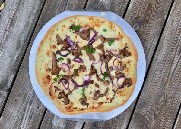 Kantarellpizza - gott tillbehör till kräftor