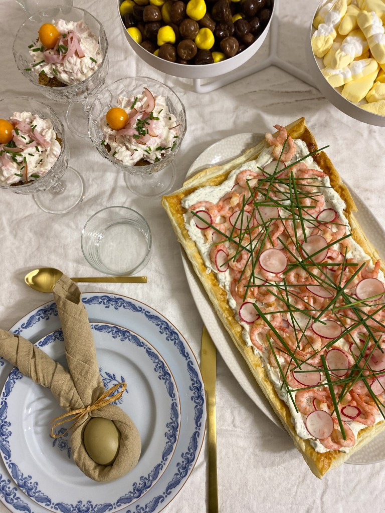 Smördegspaj med räkor och färskost