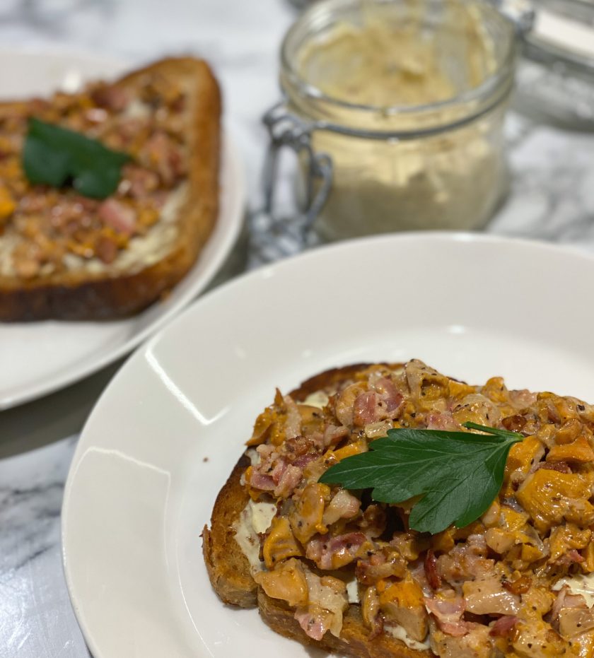Kantarellmacka med dijonnaise