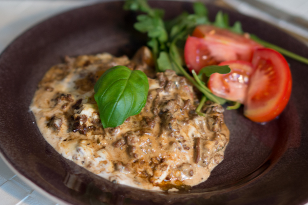 Köttfärslåda med fetaostkräm