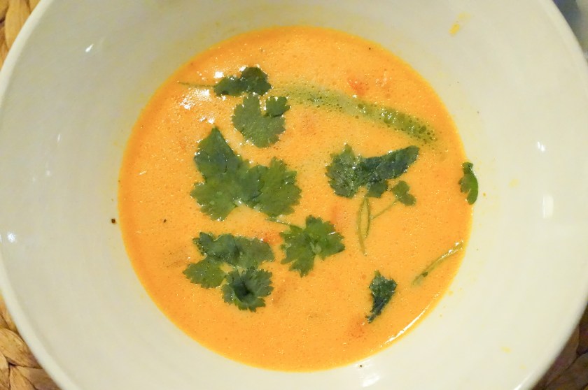 Kycklingsoppa med mild mjukost
