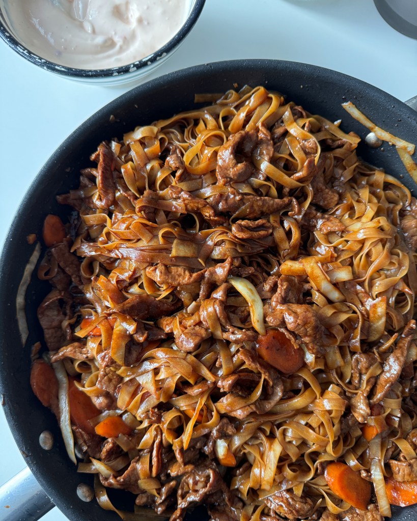 Nudelwok med lövbiff