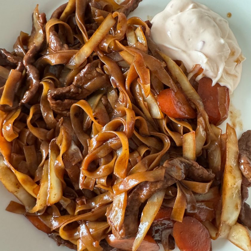 Nudelwok med lövbiff