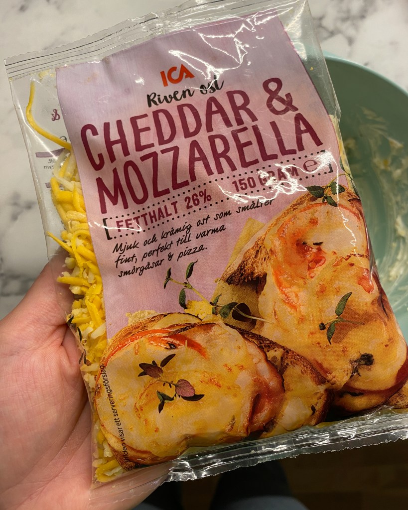 Riven cheddar & mozzarella