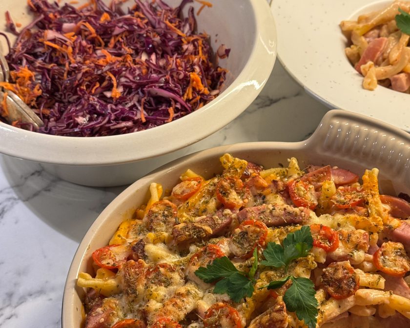 Pasta- och falukorvsgratäng