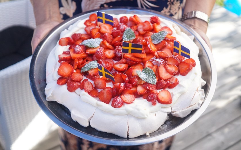 Pavlova med jordgubbar