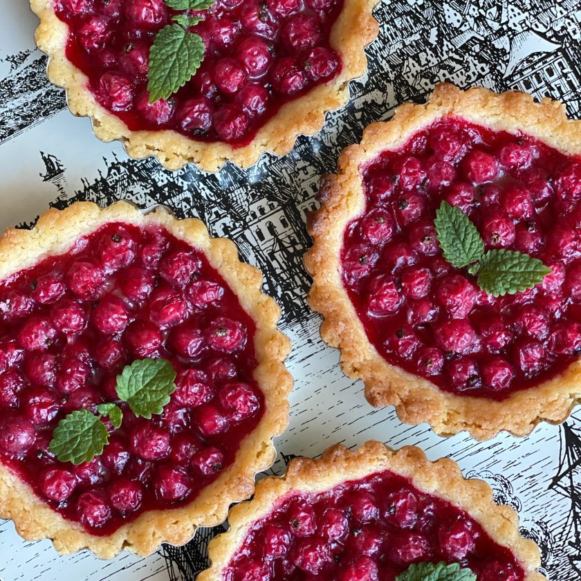 Rödvinbärspaj i portionsformar