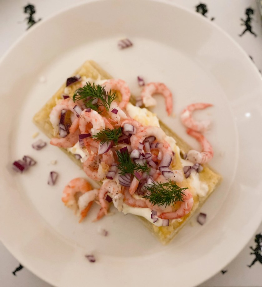 Smördegsbakelse med räkor