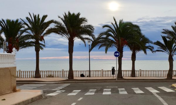 Strandpromenaden i Torre de la Horadada
