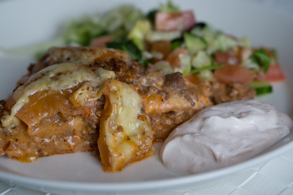Varm smörgåstårta med köttfärs